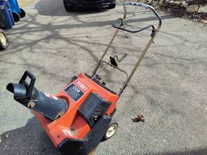 lot 221 image: Toro CCR2000 Snowblower