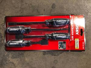 lot 13 image: Husky Scraper Set (4-Piece)  Customer Returns See Pictures