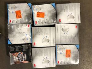 lot 25 image: Lot of 3M 9205 N95 Aura Particulate Disposable Respirator Foldable (20-Pack)   Customer Returns See Pictures