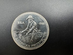lot 47 image: 1986 Engelhard 1 Oz. Silver Prospector