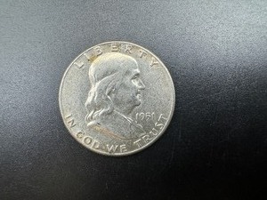 lot 58 image: 1951 BU Silver Franklin Half Dollar From Complete set