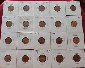 lot 74 image: (20) Wheat Pennies in Flips