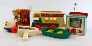 lot 15 image: Vintage Fischer Price Toy Lot