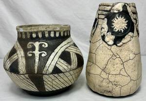 lot 82 image: Southwestern Native American Pottery Vase and Bowl in WhiteGrey