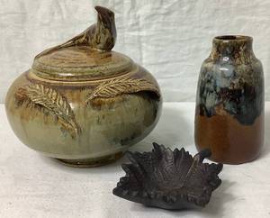 lot 160 image: Mottled Glaze Pottery Vase and Lidded Bowl in earthy tones plus leaf bowl