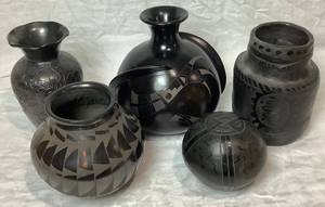 lot 164 image: Collection of Black Pottery Vases