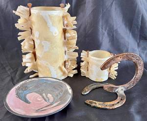 lot 136 image: Western Cowboy Bundle - Ropin Fools Candleholders, Horse Plate and Horseshoe Dcor Piece