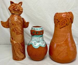 lot 159 image: Terracotta Native American Pottery - Vases and Kachina Doll
