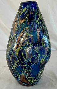 lot 25 image: Hand Blown Art Vase Pinched In Copper, Gold, Blue