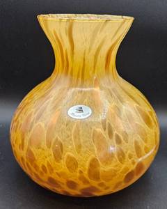 lot 31 image: Vintage Murano Maestri Vetrai Empoli Italy Large Ventian Swirl Art Glass Vase