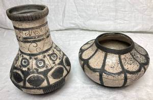 lot 36 image: Set of Southwestern Native American Pottery Pieces in GreyWhite