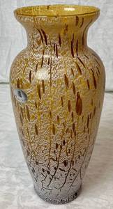 lot 34 image: Murano Maestri Vetrai Amber Frosted Italian Vase