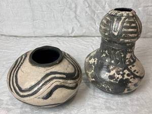 lot 84 image: GreyWhite Native American Southwestern Pottery Bowl and Vessel