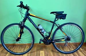lot 131 image: Specialized Mountain Bike (Complete, ready to ride)