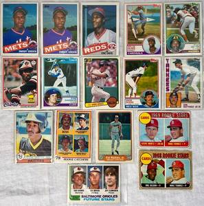 lot 12 image: Vintage Rookie Baseball Cards