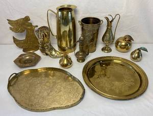 lot 179 image: Collection of Assorted Brass Pieces