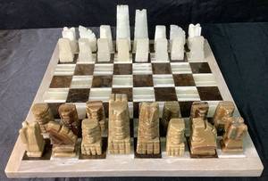 lot 174 image: Vintage Onyx Marble Chess Set