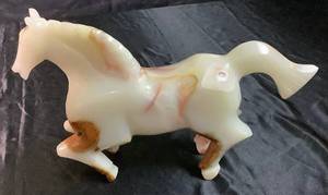 lot 195 image: Alabaster Onyx Horse Figurine