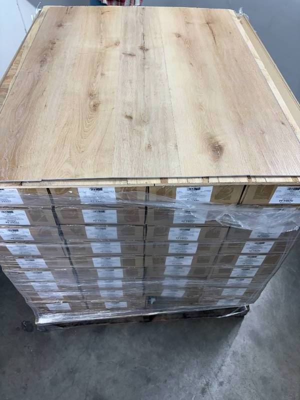 Offering オファリング 408 SF of Premium LVP Flooring - 7