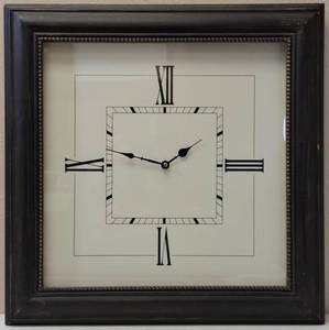 lot 26 image: Wall Clock