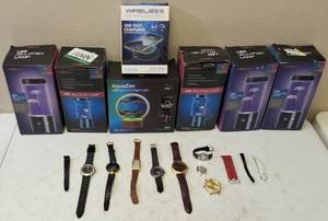 lot 59 image: Odds & Ends - Lamps, Watches & Charger  As Is For Parts or Repair (View Photo)