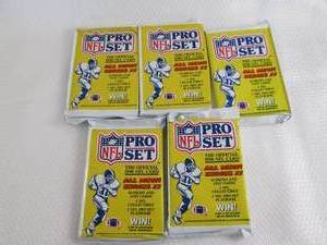 5 Packs 1990 Pro Set Football...