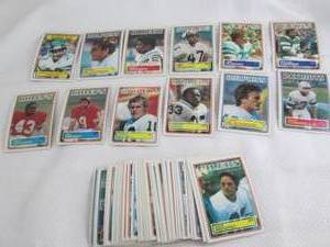 Assorted 1983 Topps Football Cards...