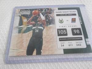 2021-22 Contenders Giannis Antetoko...