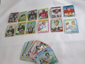 Assorted 1972 Topps Football Cards...