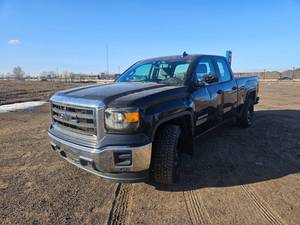 lot 6 image: 2015 GMC Sierra 1500