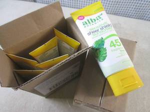 lot 73 image: (EC1) 12 Tubes of Sunscreen 2 Boxes...