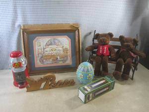 lot 77 image: (BSB) Misc Decor...