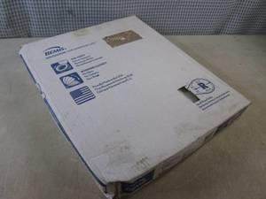 lot 85 image: (EW3) Bemis Round Toilet Seat in Wh...