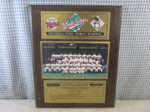 lot 93 image: (EC1) Minnesota Twins 1991 World Ch...