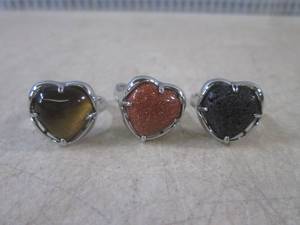 lot 167 image: (CNTR) 3 Polished Heart Shaped Gens...