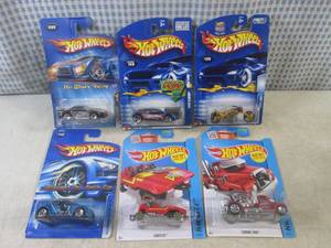 lot 191 image: (G-1) Assorted Hot Wheels in Packag...