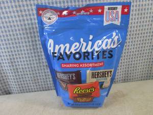 lot 208 image: (B-2) Sharing Assortment Bag of Hes...