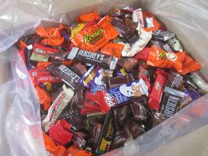 lot 287 image: (B-2) 15 Pounds of Assorted Mini Ca...