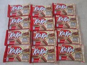 lot 289 image: (B-1) 12 Kit Kat Chocolate Frosted ...