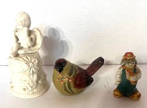 lot 97 image: 3 Miscellaneous Figurines