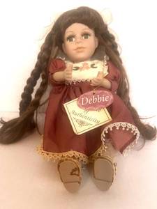 lot 104 image: Collectors Choice Debbie Doll Music Box