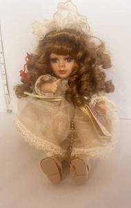 lot 117 image: Collectors Choice Nicole Doll Music Box