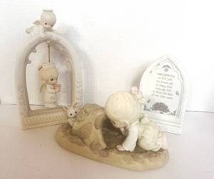lot 123 image: Three Vintage Precious Moments Figurines