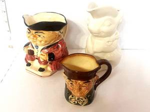 lot 16 image: 3 Vintage Pieces Toby Mug and Cat Pitcher