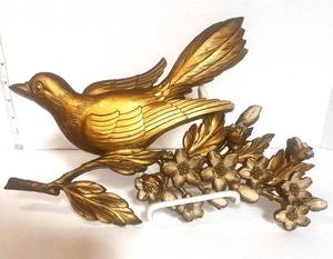 lot 21 image: Mid Century Mod Syroco Gold Bird Wall Hanging