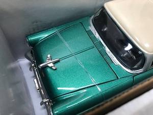 lot 43 image: Die-Cast 1955 Chevy Bel Air Nomad American Mint NIB