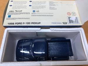 lot 48 image: Die-Cast 1956 Ford Pickup American Mint NIB