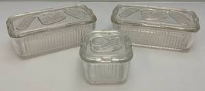 lot 10 image: Vintage 1940s Federal Glass Refrigerator Dishes With Lids Vegetable Design (Chips Present On Lips & Lid Rims)