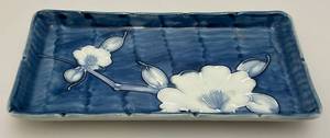 lot 44 image: Vintage Fritz & Floyd Oriental Style Blue And White Floral Tray, Camellia 8.25 x 4