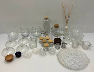 lot 73 image: Misc, Household Glass Items